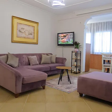 Lejlighed 2br In Tiranas Trendiest Neighborhood *