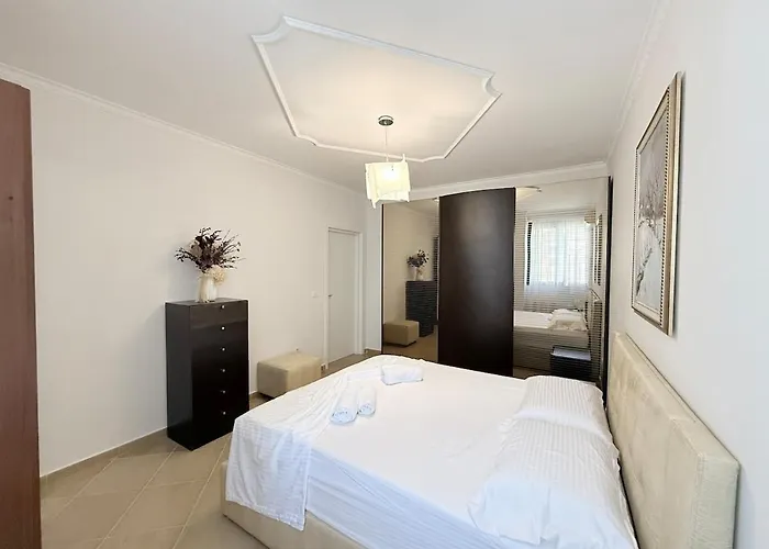 Lejlighed 2br In Tiranas Trendiest Neighborhood *